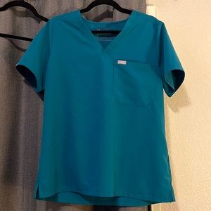 FIGS one pocket scrub top